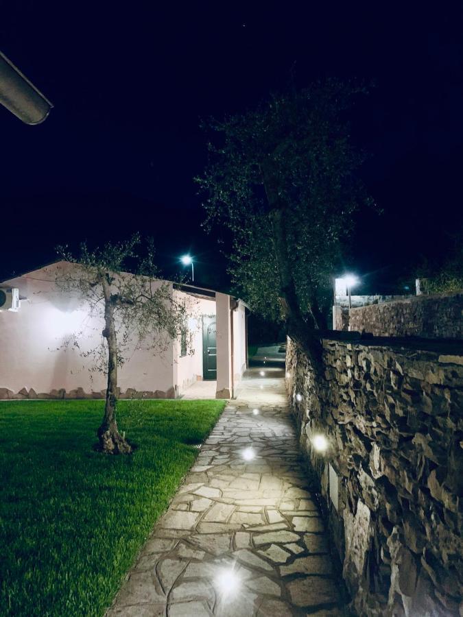 Borgomaro Casa Vacanze Gli Ulivi מראה חיצוני תמונה